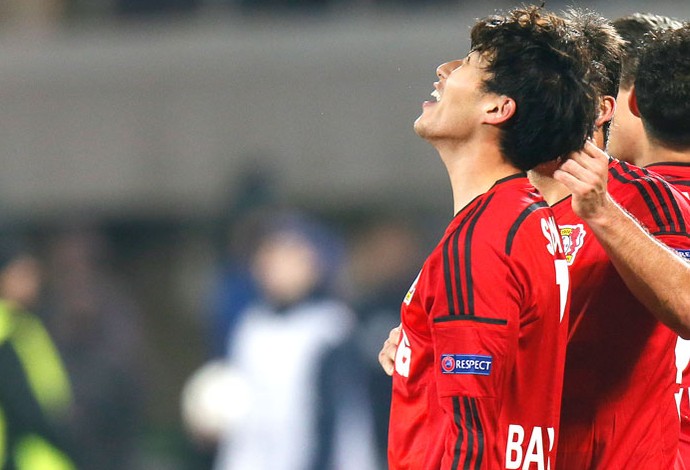 Son Heung-min comemora gol do Bayer Leverkusen contra o Zenit (Foto: Agência AP)