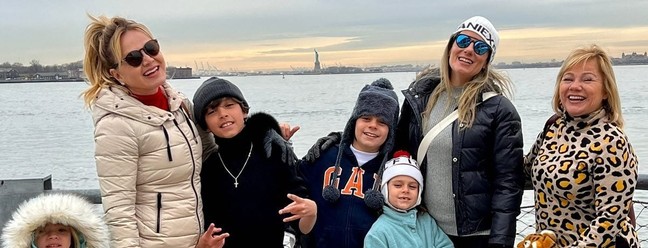 Eliana e a família em Nova York — Foto: Reprodução/Instagram