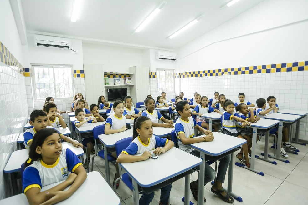 Estudantes em escola municipal no Recife, em imagem de arquivo — Foto: Andréa Rêgo Barros/PCR