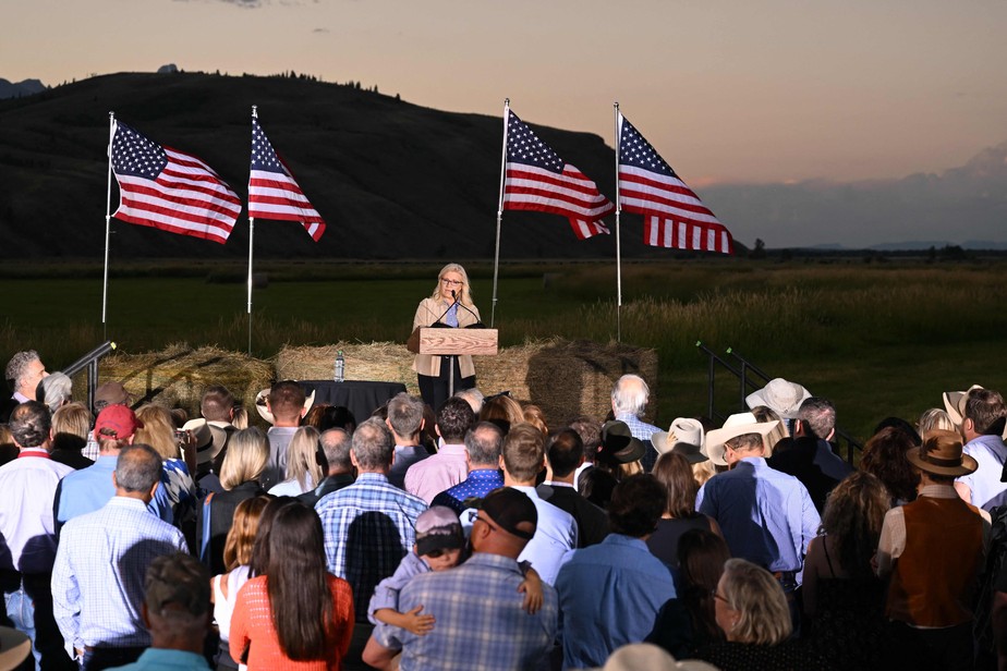 Deputada republicana Liz Cheney, durante evento com eleitores no estado de Wyoming