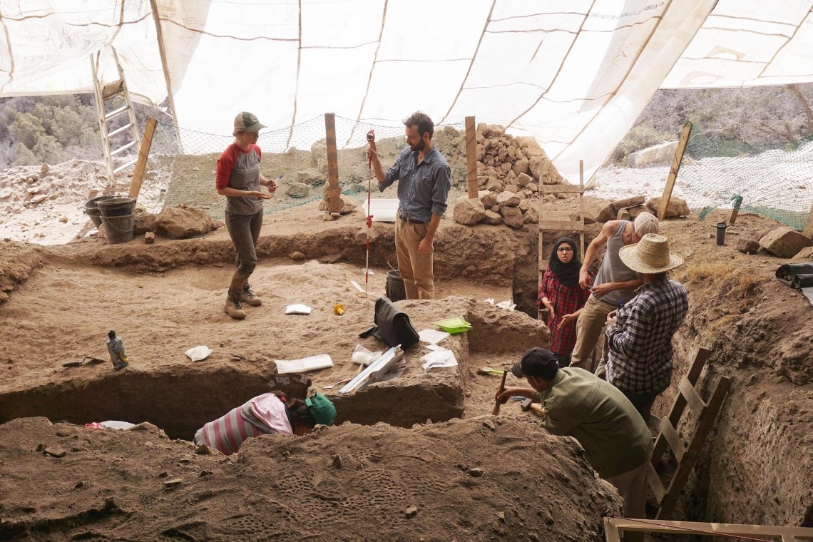 A caverna no oeste do Marrocos, onde as joias de concha mais antigas do mundo foram encontradas (Foto: Steven L. Kuhn)
