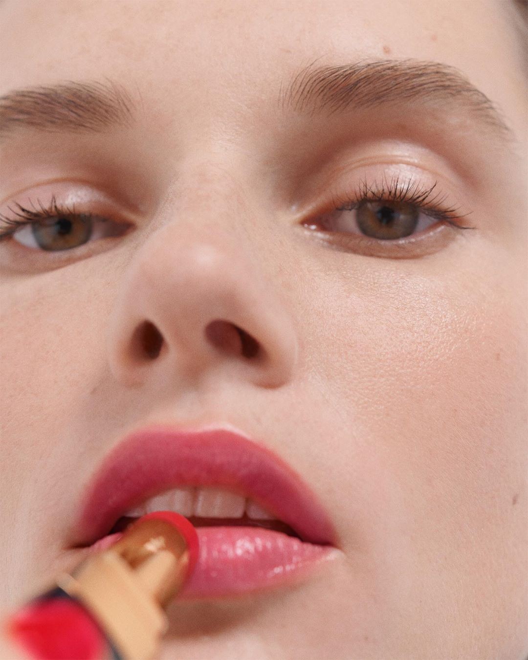 8 lip balms incríveis para ter sempre na bolsa  (Foto: reprodução Instagram @chanelbeauty)