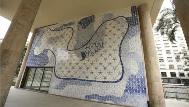 BBC- Obras instaladas no Palácio Capanema, como este painel de Portinari, têm 'valor incalculável' (Foto: Agência Brasil via BBC News Brasil)