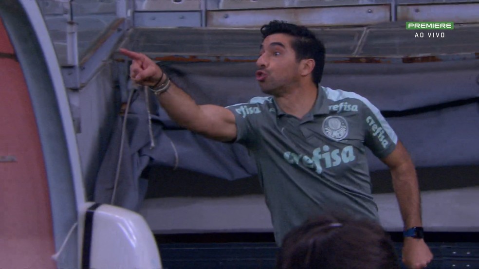 Abel Ferreira após ser expulso em Atlético-MG x Palmeiras — Foto: Reprodução