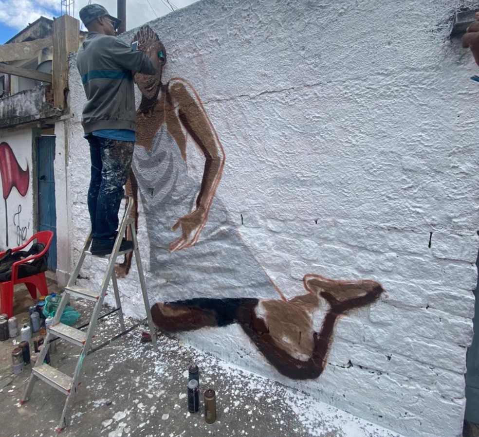 Vários grafites serão feitos no Complexo do Lins em homenagem a Kathlen — Foto: Ben-Hur / TV Globo