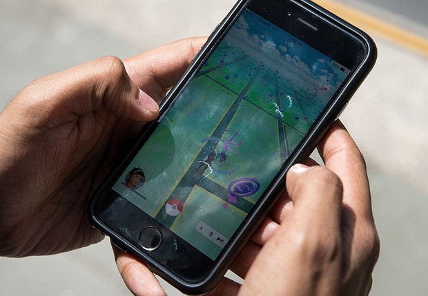 O jogo de realidade Pokémon Go é a nova febre da Nintendo (Foto: Drew Angerer/Getty Images)