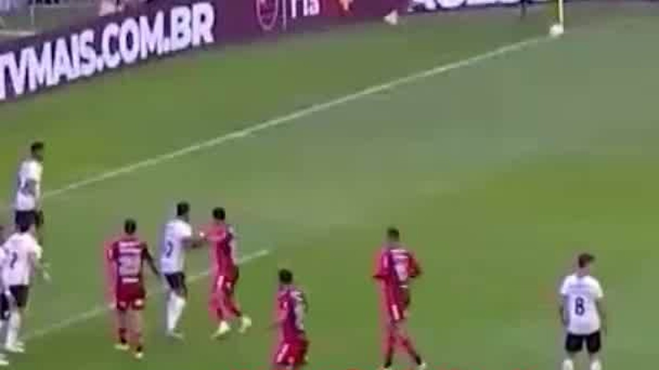 Jogada ensaiada? Fla faz tr&ecirc;s gols id&ecirc;nticos contra o Athletico-PR