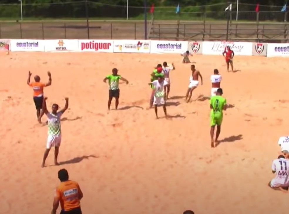 Primeira Cruz comemora título do Campeonato Maranhense de beach soccer de seleções municipais — Foto: Reprodução / Planeta Esportivo