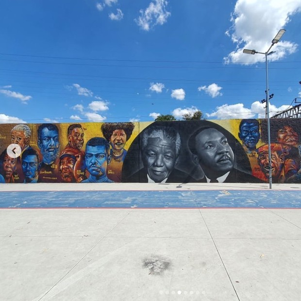 Zeze Motta comemora grafite com personalidades pretas (Foto: Reprodução/Instagram)