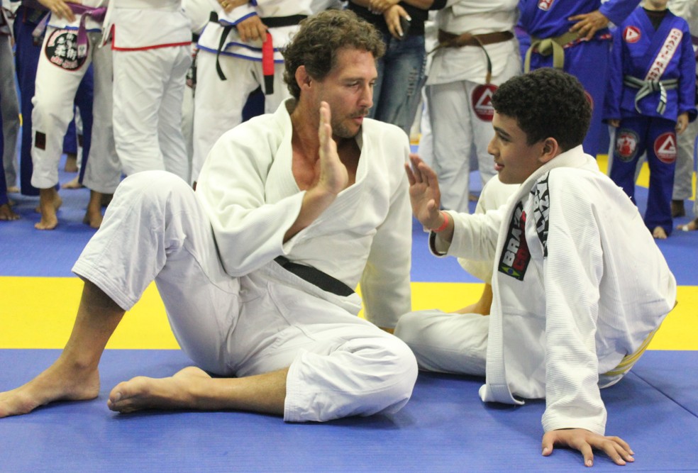 Canto conversou com o faixa-amarela antes e depois do seminário (Foto: Marcelo Barone)