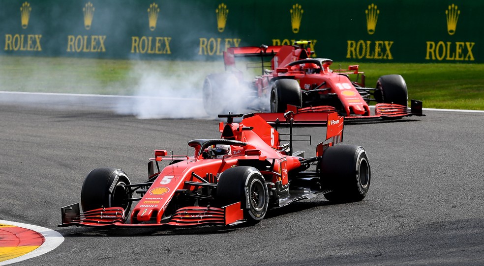 Sebastian Vettel e Charles Leclerc sofreram com a falta de desempenho da Ferrari em Spa-Francorchamps — Foto: Clive Mason/F1 via Getty Images