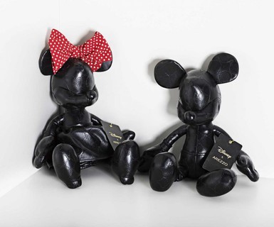 Que contava com um Mickey e uma Minnie de couro em edição limitada, com renda revertida para a ONG Orientavida