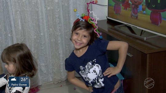 Menina vence leucemia após receber doação de medula: 'Se você pode salvar alguém diga sim, doar é amor"