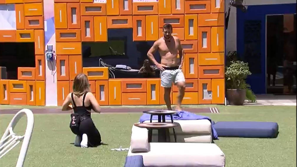 Carla Diaz e Arthur no BBB21 — Foto: Reprodução/Gshow