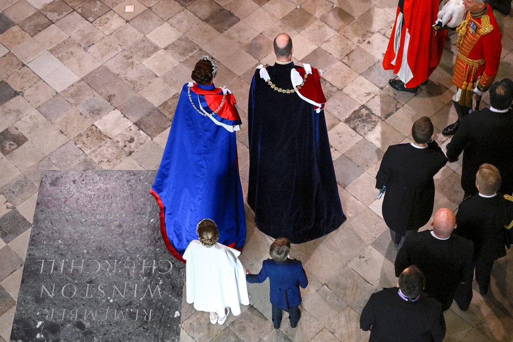 Príncipe William, princesa Kate e seus filhos Charlotte e Louis durante a coroação — Foto: Gareth Cattermole/Pool via REUTERS