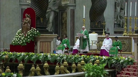 Papa Francisco pede respeito aos povos indígenas da Amazônia