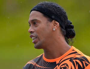 Ronaldinho treino Atlético-MG (Foto: Léo Simonini)