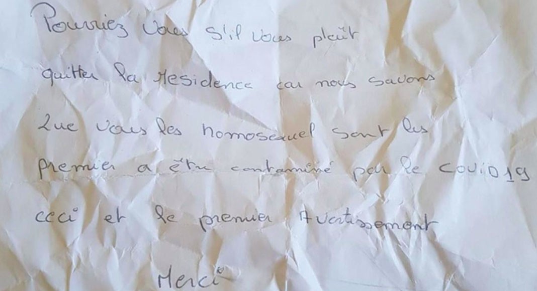 Casal gay recebe carta para deixar apartamento: 