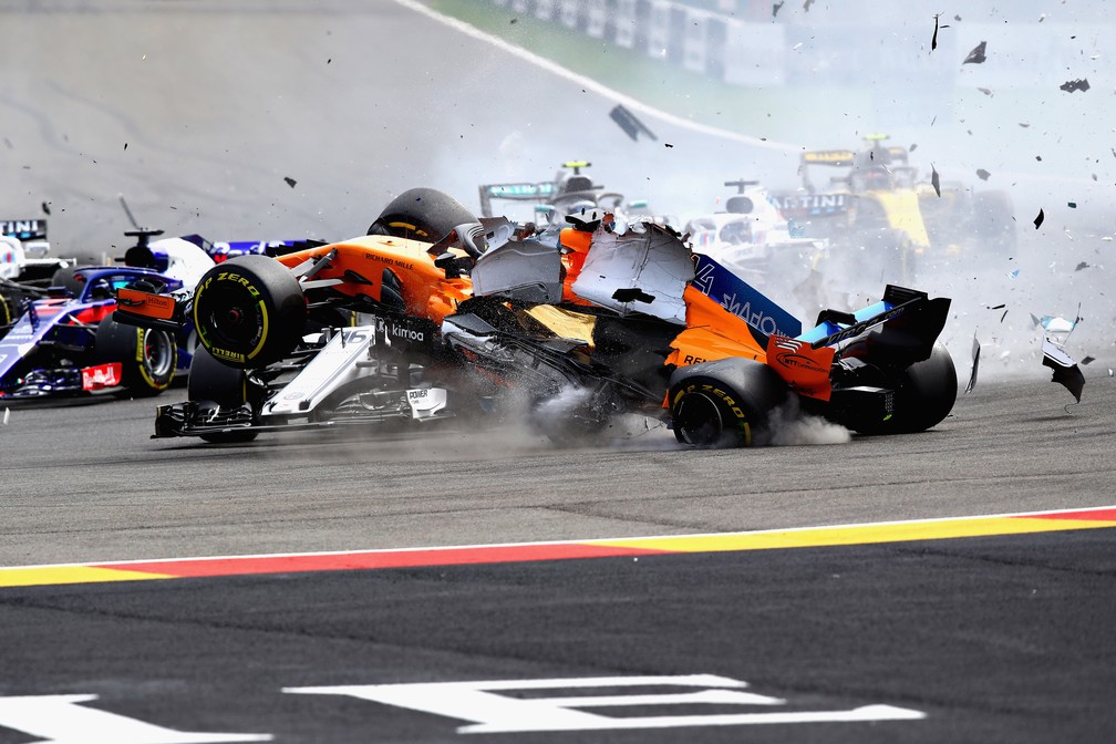 Acidente provoca caos na largada do GP da BÃ©lgica de 2018 (Foto: Mark Thompson/Getty Images)