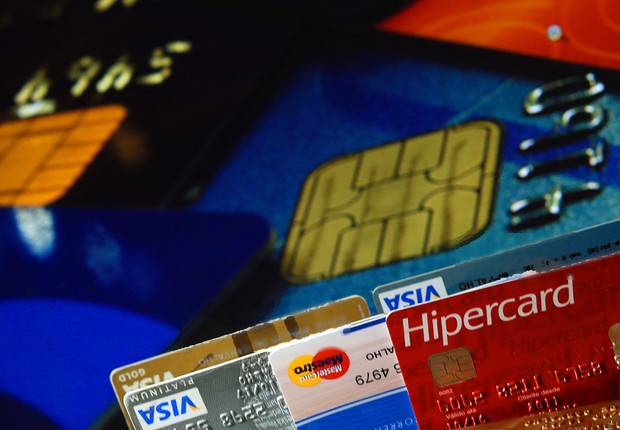 Os juros do cartão de crédito atingiram 400% no acumulado do ano, segundo a Associação Nacional dos Executivos de Finanças Administração e Contabilidade (ANEFAC) (Foto: Fernanda Carvalho/Fotos Públicas)