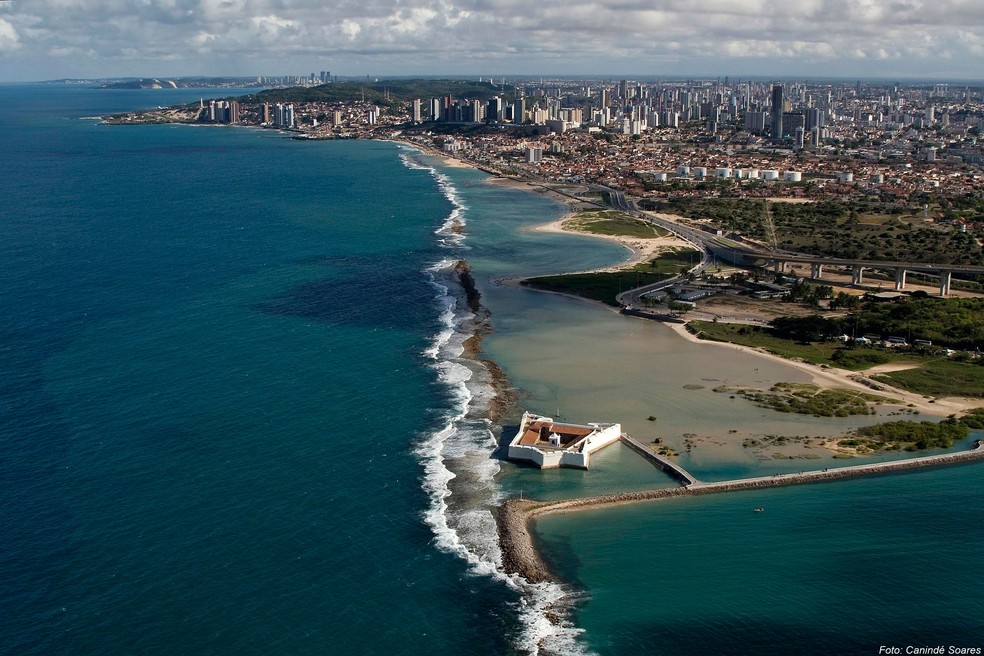 Prefeito defende verticalizaÃ§Ã£o da orla de Natal â€” Foto: CanindÃ© Soares/Cedida