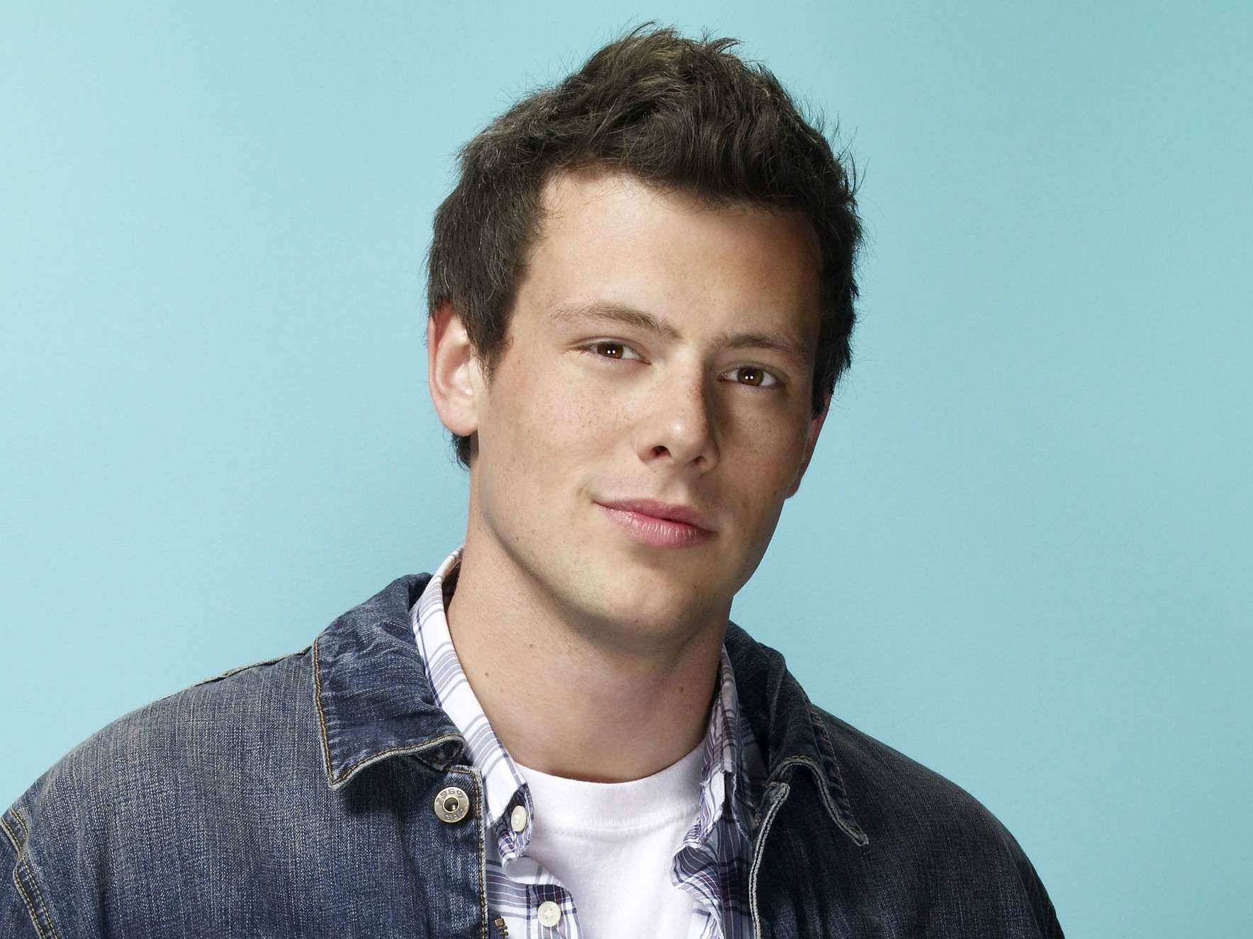 Na primeira temporada de 'Glee', em 2009, Finn Hudson tinha 16 anos, mas seu intérprete, o falecido Cory Monteith (1982-2013), já tinha 27 anos de idade. (Foto: Divulgação)