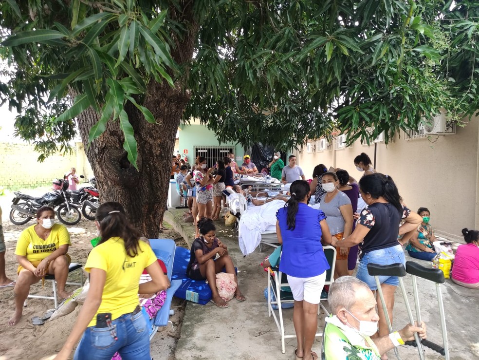 Incêndio atinge Hospital do Dirceu II, na Zona Sudeste de Teresina; pacientes são transferidos — Foto: Francisco Lima/Rede Clube