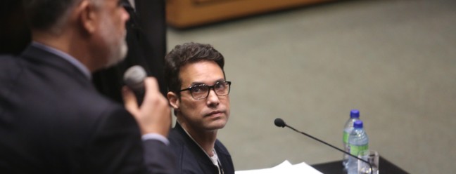 O médico e ex-vereador Jairo Souza Santos Júnior, o Dr. Jairinho, durante audiência sobre o caso Henry Borel. — Foto: Lucas Tavares /Agência O Globo