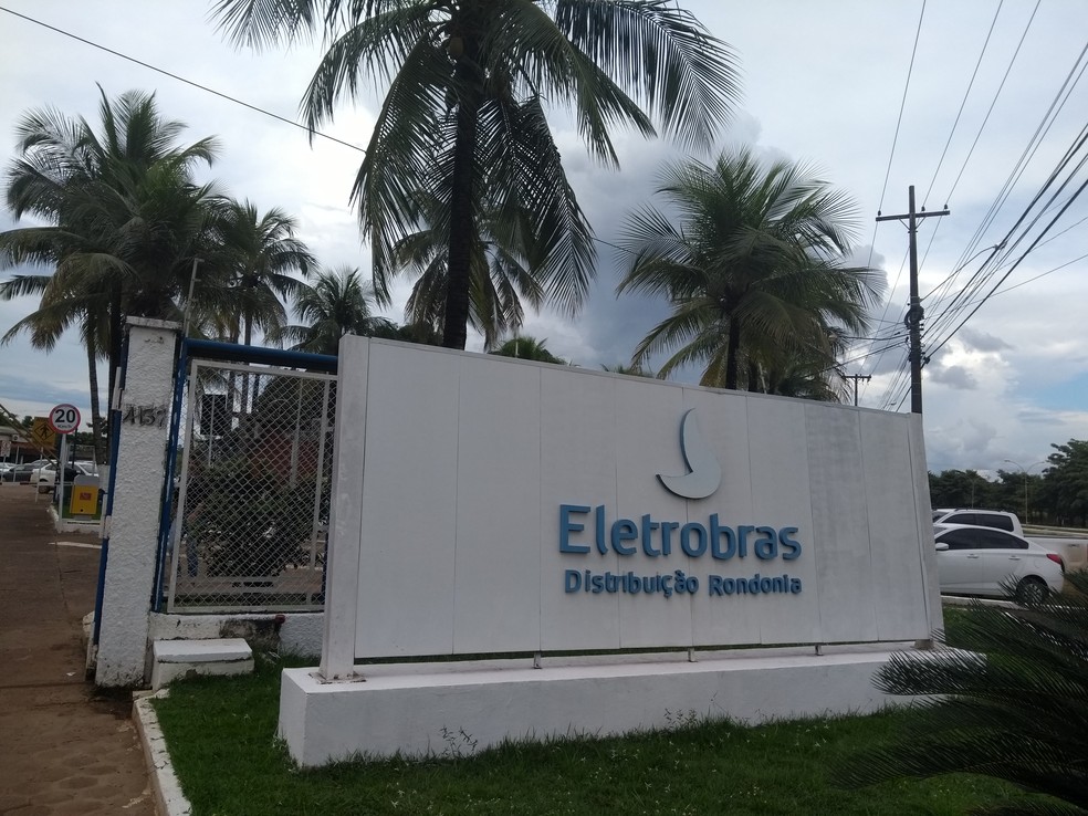 Fachada da sede da EletrobrÃ¡s RondÃ´nia, em Porto Velho; uma das empresas Ã  venda no leilÃ£o. (Foto: Toni Francis/G1)