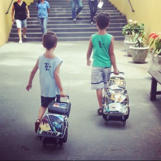 Miguel e Pedro na volta à escola: sem olhar para trás!