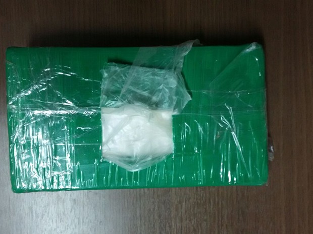 Polícia Civil apreendeu 1 kg de cocaína pura com mulher (Foto: Divulgação/Polícia Civil)