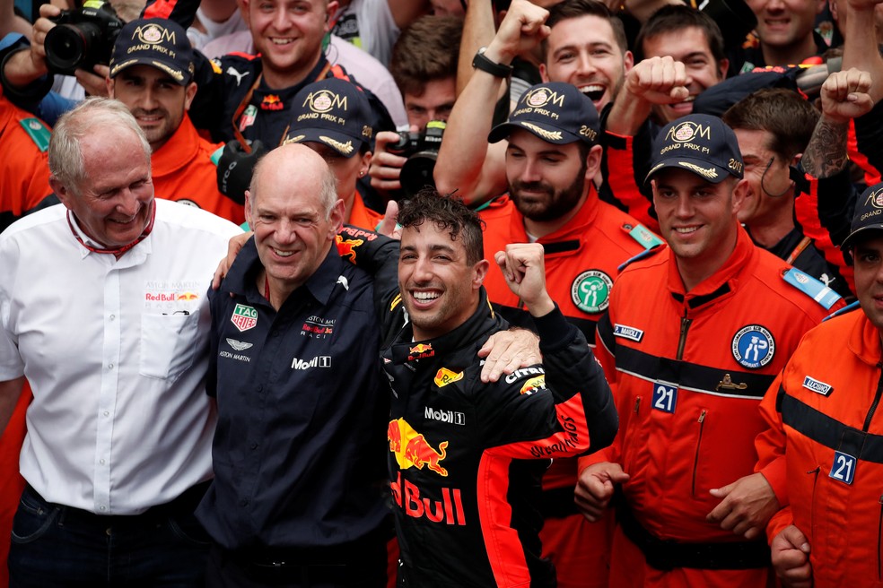 Ricciardo comemora vitória em Monaco (Foto: REUTERS/Benoit Tessier)