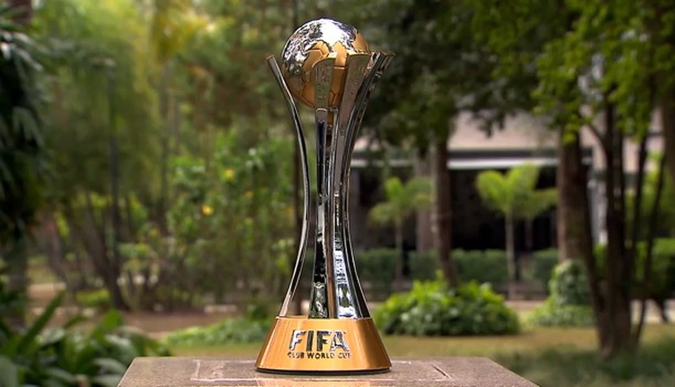 Guardioes Da Taca Trofeu Mundial Do Corinthians Inspira Carinho E Tem Replica Perfeita Com Chicao Corinthians Ge