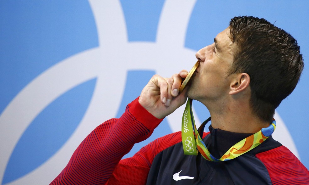 Phelps medalha de ouro 4x100 — Foto: Reuters