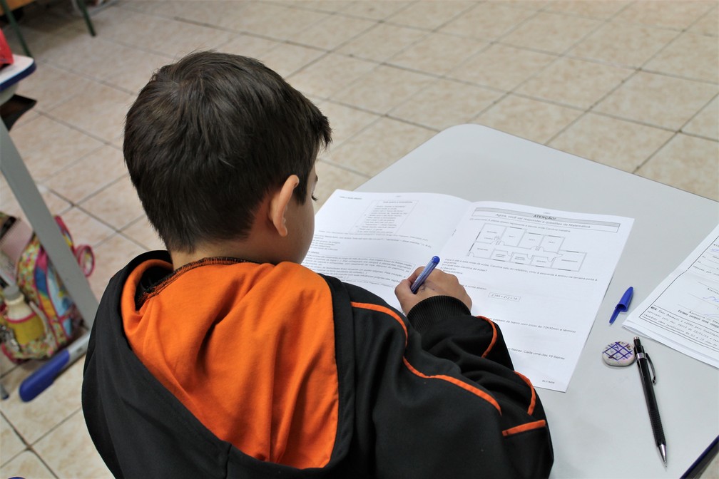 Prova Paraná foi aplicada em todas as escolas das redes estadual e municipal — Foto: Divulgação/SEED