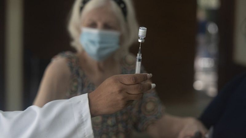 Cerca de 4,6 milhões de brasileiros serão incluídos nessa nova etapa da campanha de vacinação contra a covid (Foto: Getty Images via BBC News)