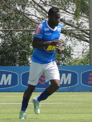 Willians volta a treinar, e Mano muda meio-campo do Cruzeiro mais uma vez