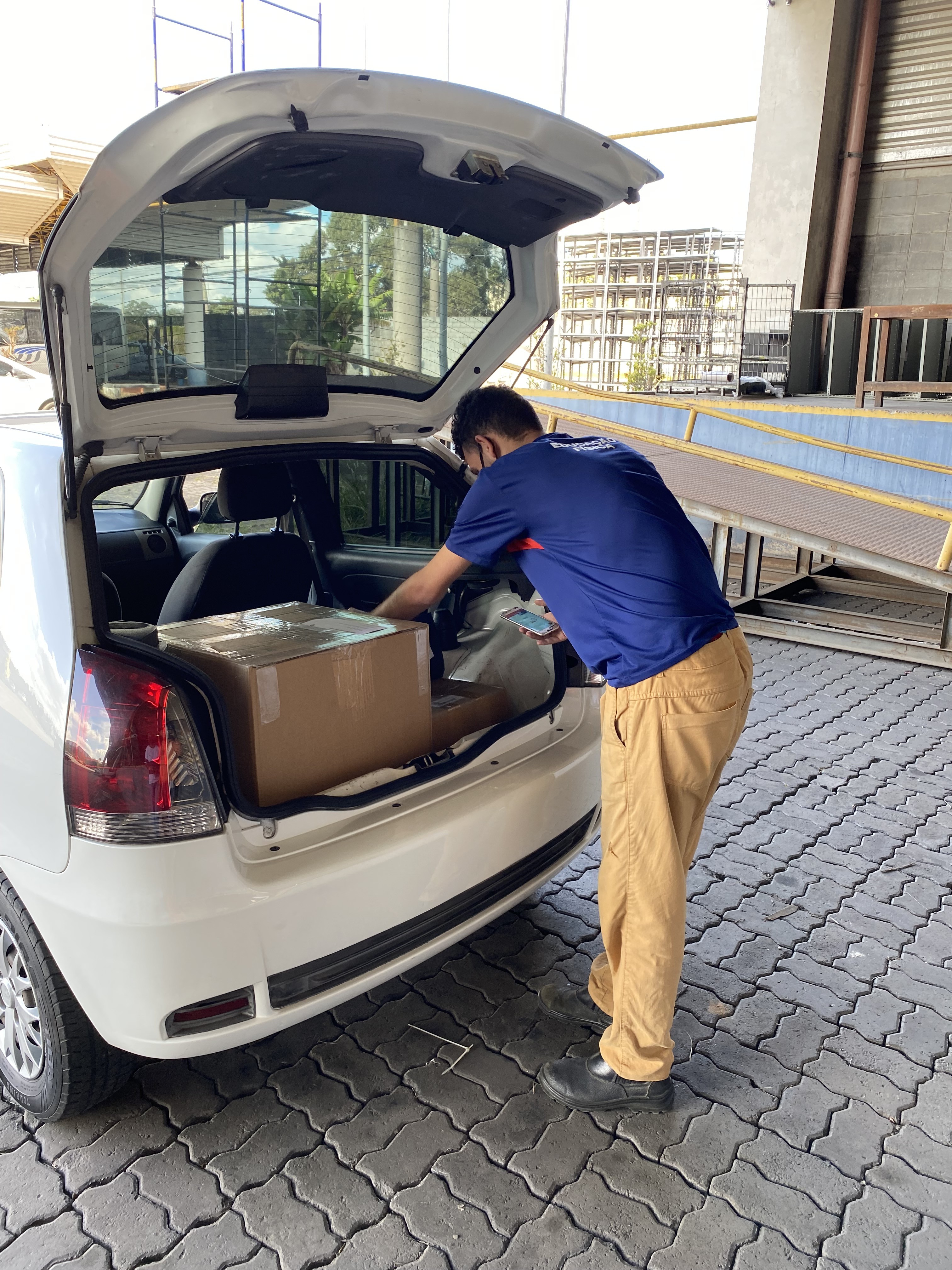 Motoristas freteiros são conectados a empresas em busca de soluções logísticas pela plataforma Uello