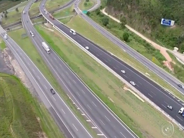 Trecho de rodovia é considerado perigoso pelos motoristas (Foto: Reprodução TV TEM)
