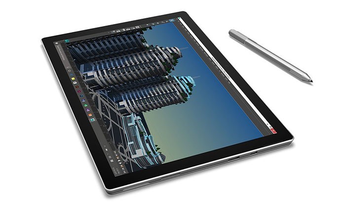 Mais leve e fino, Pro 4 é mais compacto que Surface Book (Foto: Divulgação)