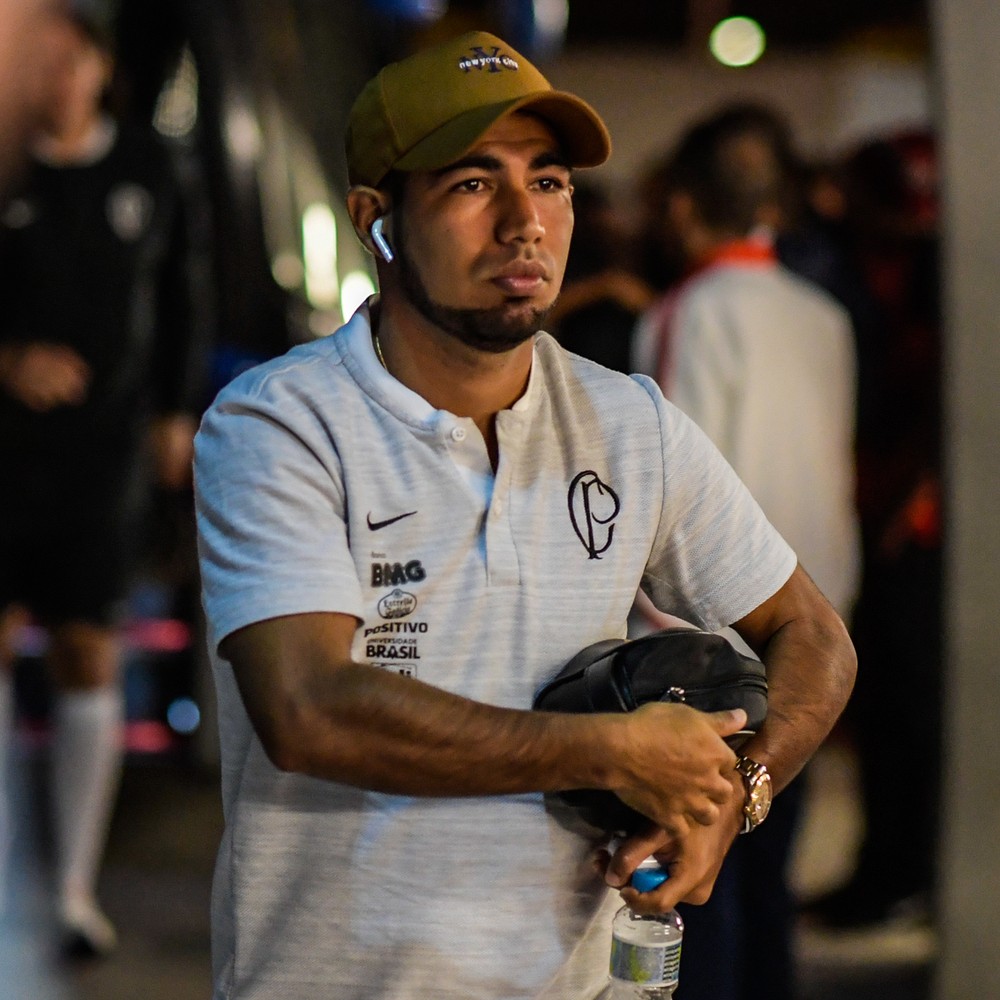 Alto salário de Sornoza no Corinthians é entrave para contratação, diz dirigente da LDU