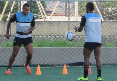 Treino Botafogo - Bill e Jobson (Foto: Gustavo Rotstein)