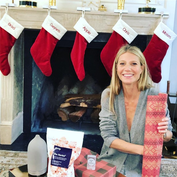 Gwyneth Paltrow mostra sua decoração de Natal com meia dedicada para Chris Martin (Foto: Reprodução / Instagram)