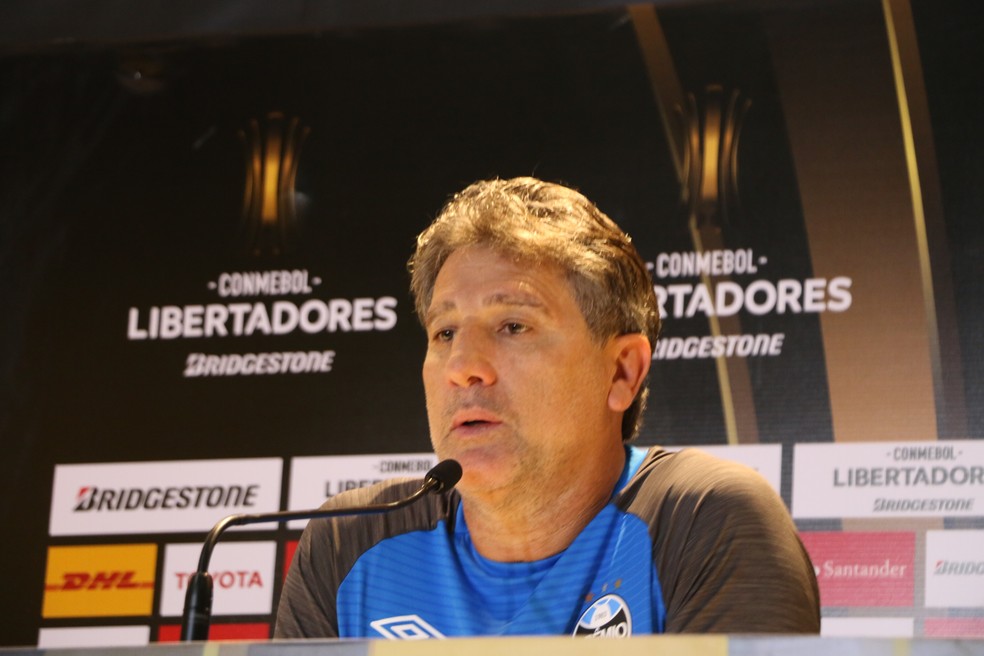 Renato mantém dúvida na escalação do Grêmio  (Foto: Beto Azambuja )