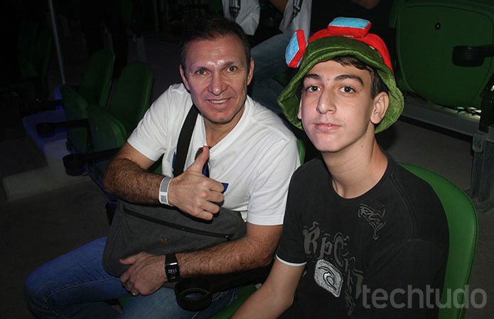 Veloso, ex-goleiro do Palmeiras, levou seu filho para assistir a final do CBLoL (Foto: Felipe Vinha / TechTudo)
