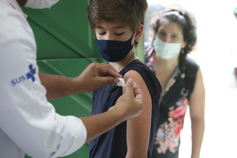 Vacinação de adolescentes contra a Covid-19 em São Paulo.  — Foto: CERQUEIRA/FUTURA PRESS/ESTADÃO CONTEÚDO