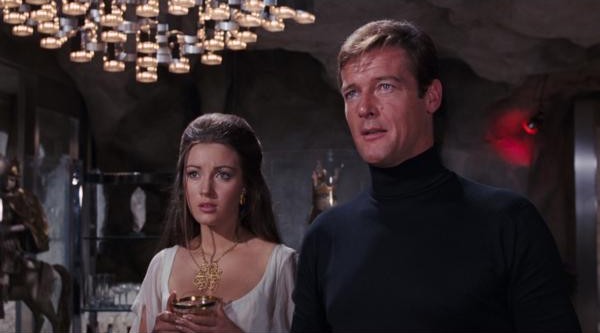 A atriz Jane Seymour em cena de Com 007 Viva e Deixe Morrer (1973) (Foto: Reprodução)
