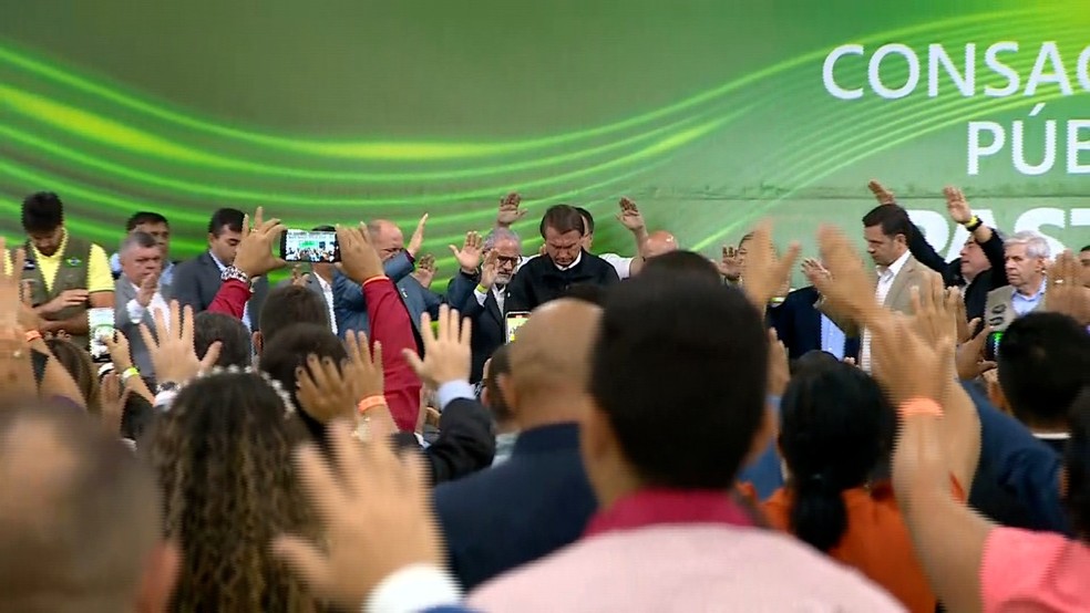 Bolsonaro em evento religioso em Manaus — Foto: Reprodução