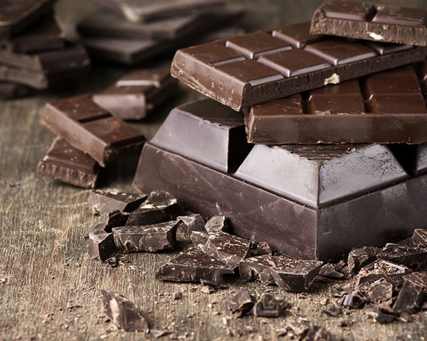 O chocolate é um antioxidante poderoso e ainda aumenta a libido (Foto: Thinkstock)