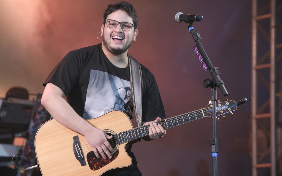 Maurílio canta durante show com a dupla Luiza em Porto Alegre, em setembro de 2017 — Foto: Divulgação/Site Oficial